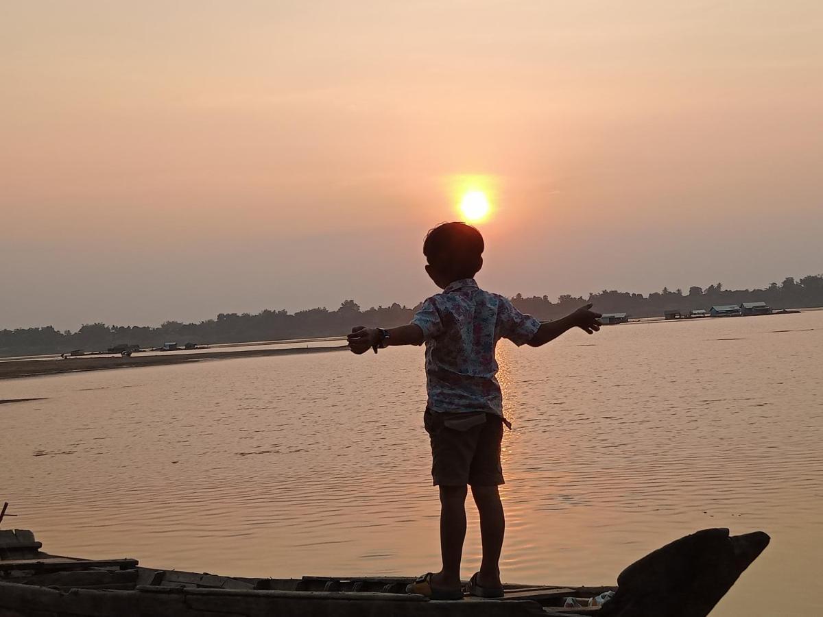 Tonle Mekong Homestay Krong Kracheh Kültér fotó